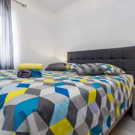 In 7033 Grebaštica