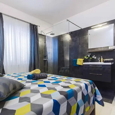 In 7033 Grebaštica