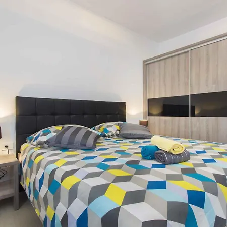 In 7033 * Grebaštica