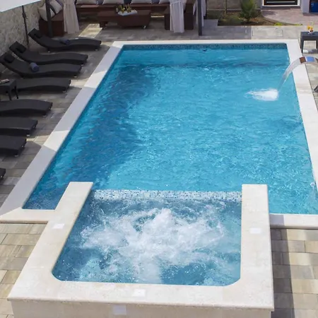 In 7033 アパート *