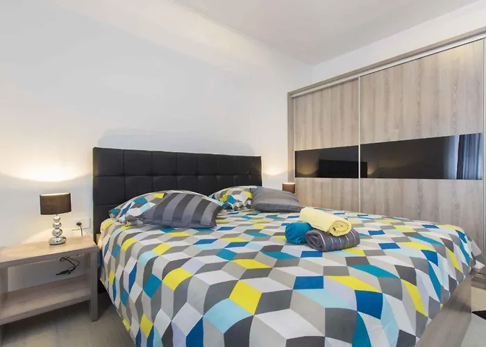 In 7033 * Grebaštica