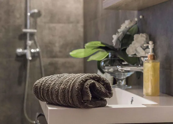 In 7033 * Grebaštica